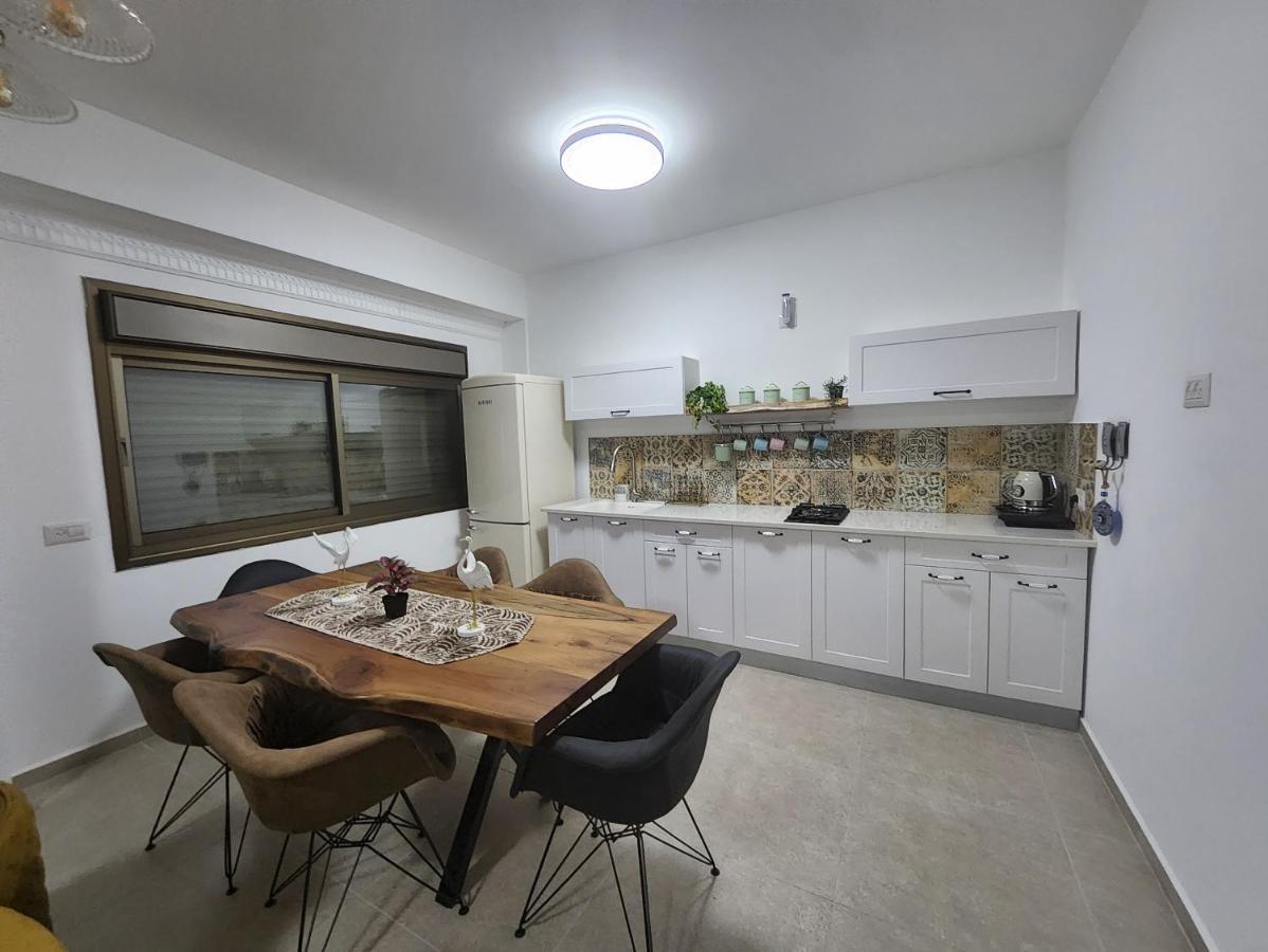 Garden Apartments. Mas'ada Extérieur photo